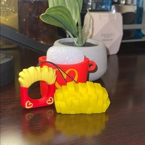AirPods case 🍟